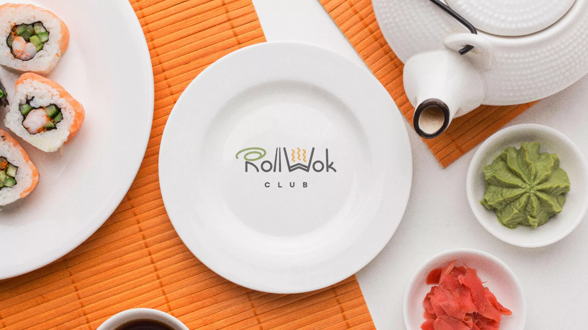 Разработка логотипа и фирменного стиля суши-бара «Roll Wok Club» в Гурьевске
